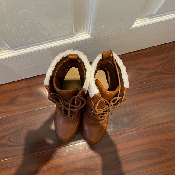 JustFab Shandee Sherpa Heeled Cognac Boots 8.5 - Picture 4 of 12
